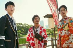 开云体育入口-新旧王座的易位，当绿色闪电刺破银箭王朝，一位00后已触摸未来