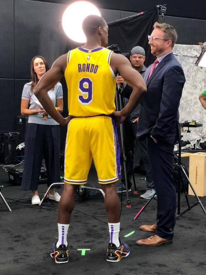 雄鹿B队横扫湖人,乔治·希尔惊艳世界 雄鹿B队横扫湖人,乔治·希尔惊艳世界