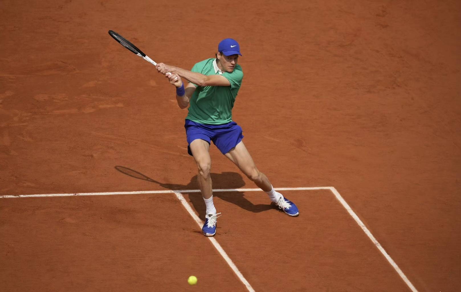 包含日本网球队逆转意大利网球队，阿尔卡拉斯统治全场的词条