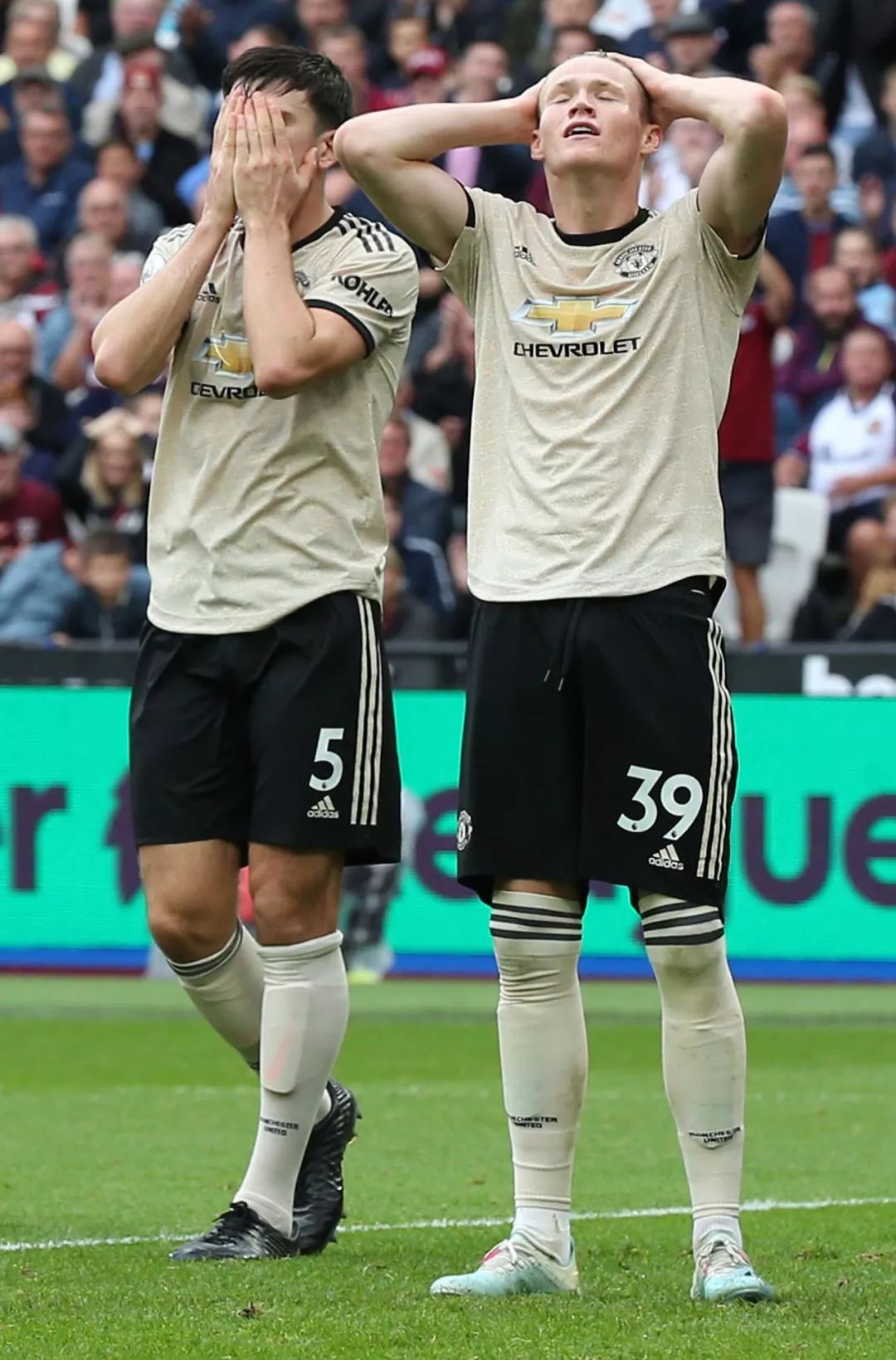 包含韩国碾压英格兰,范佩西一己之力扛起全队的词条 包含韩国碾压英格兰,范佩西一己之力扛起全队的词条