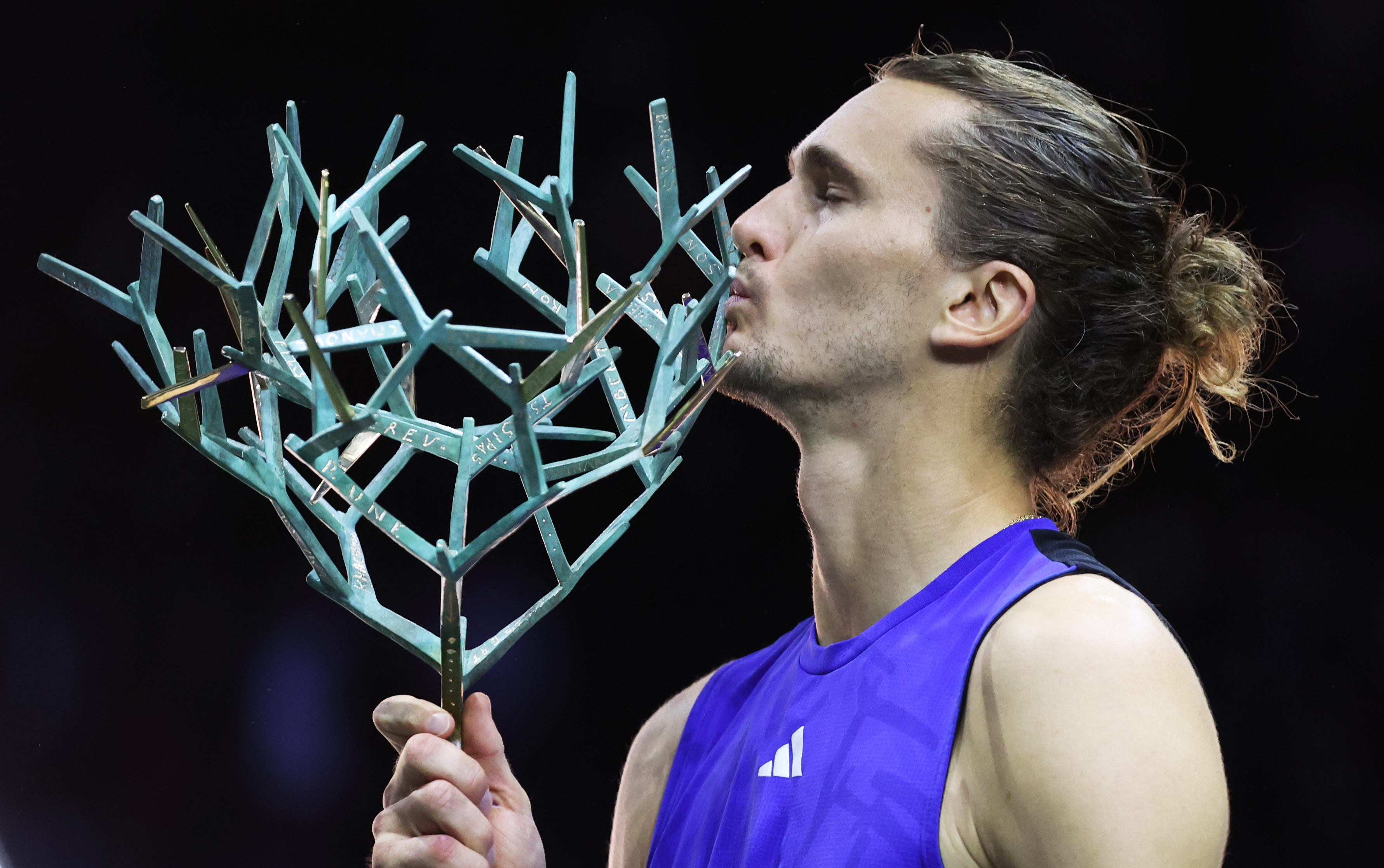 意大利网球队力克德国网球队，兹维列夫爆发神勇的简单介绍