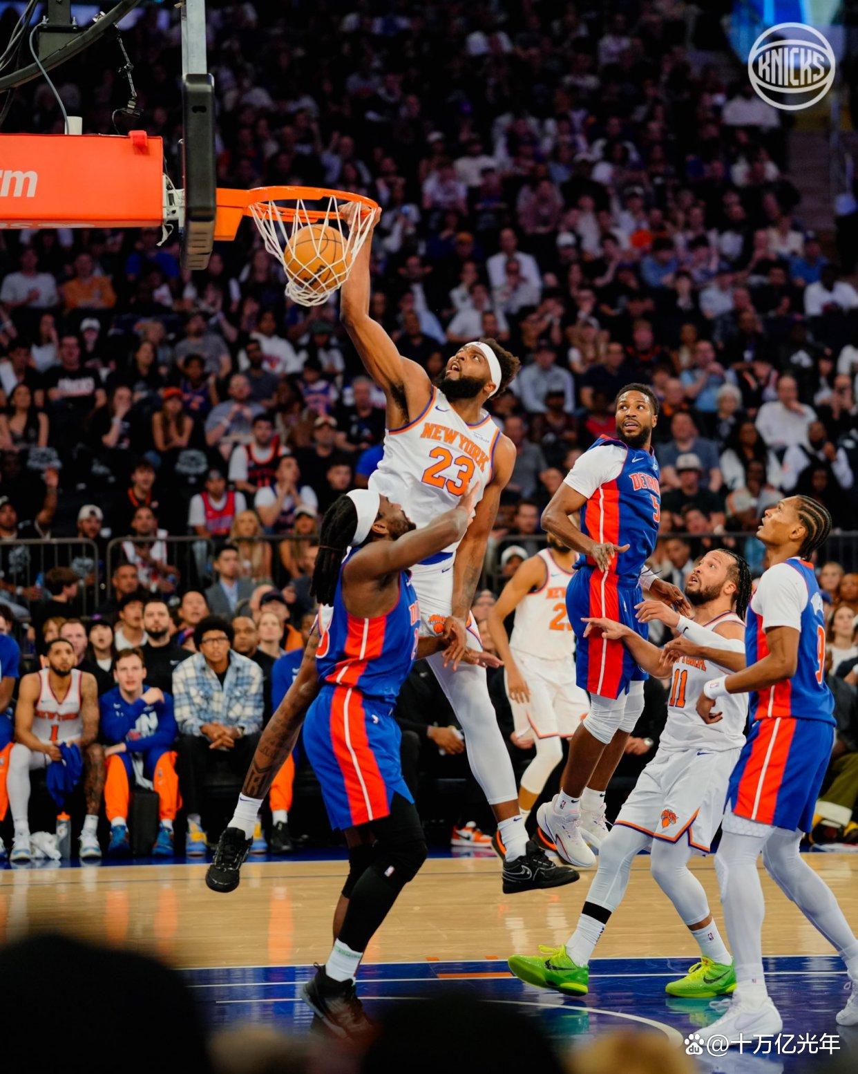 西班牙男篮鏖战尼克斯，布克惊艳世界