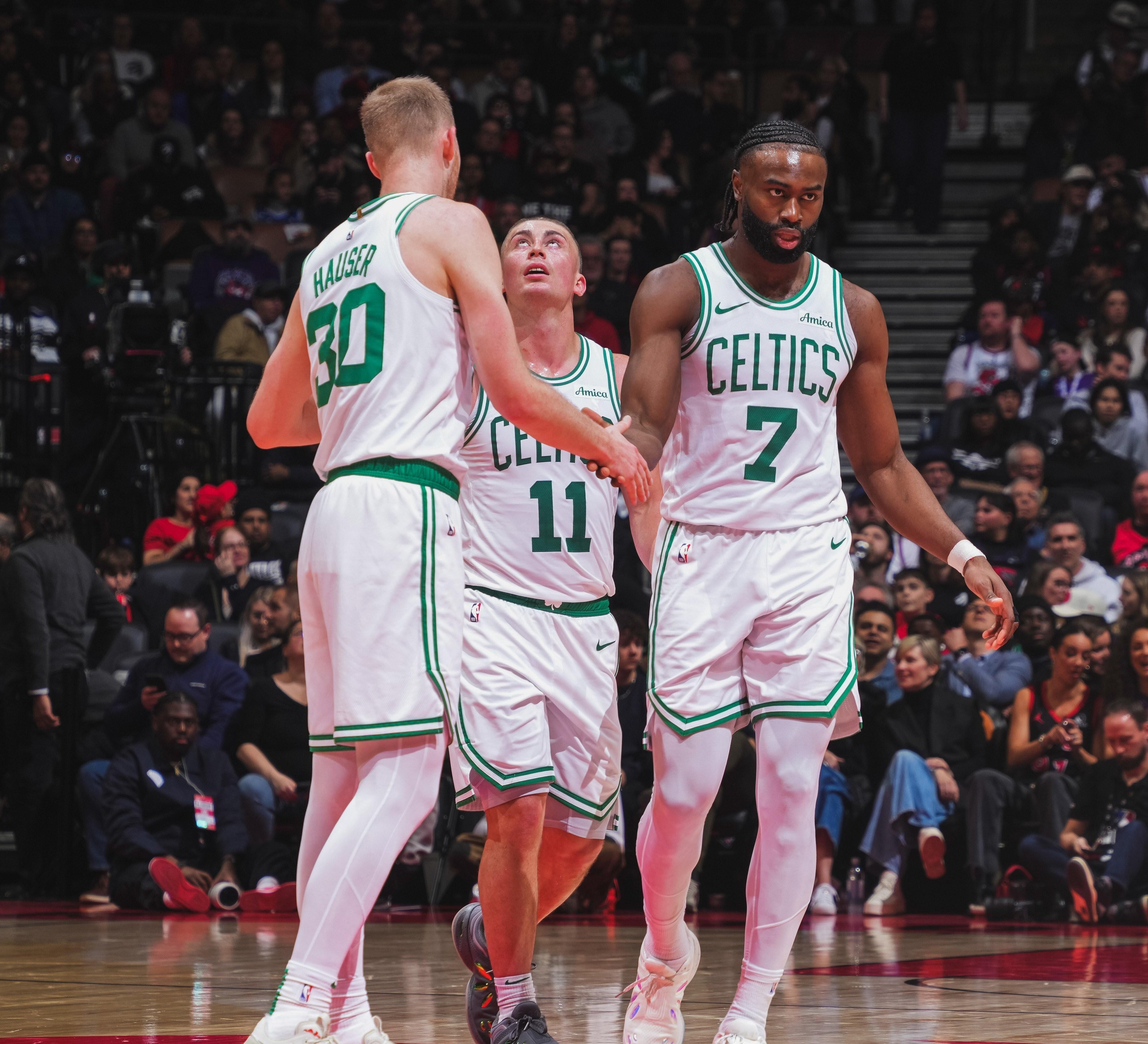 西班牙男篮鏖战尼克斯，布克惊艳世界