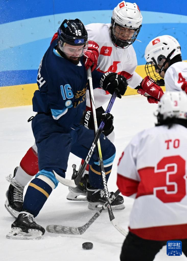 冰球选手发挥出色,荣膺最佳MVP 冰球选手发挥出色,荣膺最佳MVP