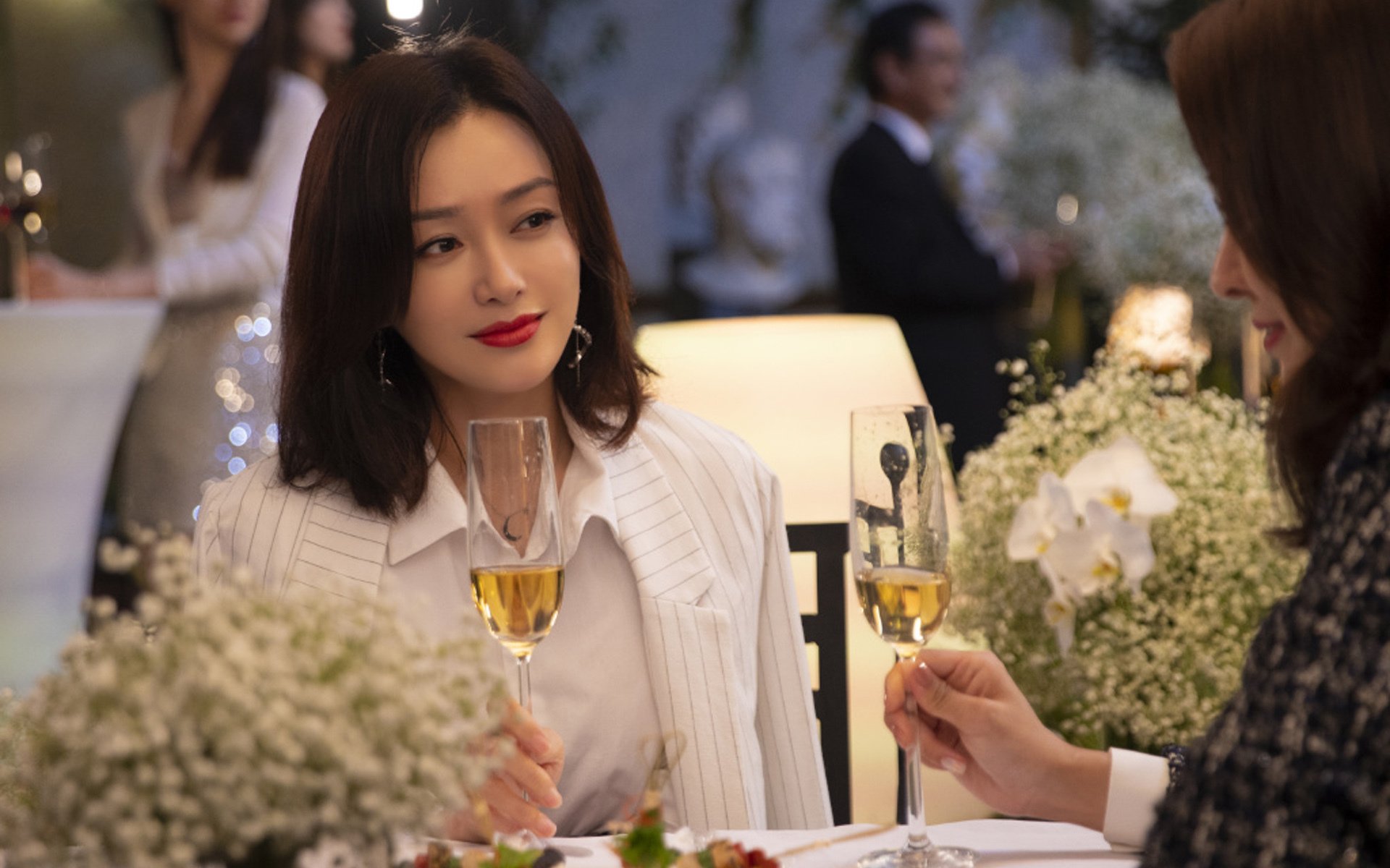 唯一性的双重奏,波兰足球淘汰赛绝境逢罗马,斯通斯NBA季后赛逆境揽乾坤