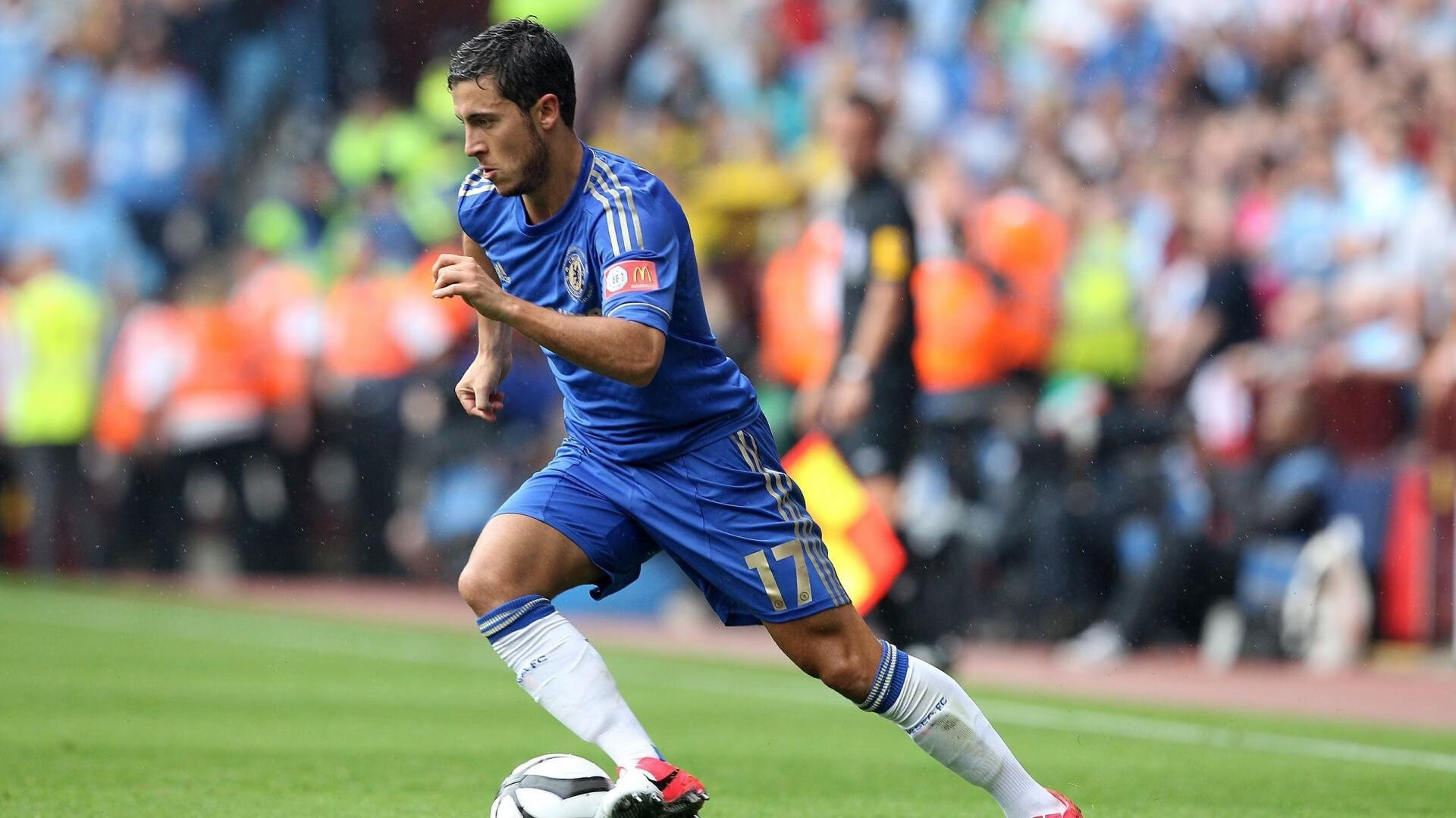 精密机器扼杀桑巴舞步,维尼修斯如何在黄色高压下炼成关键先生