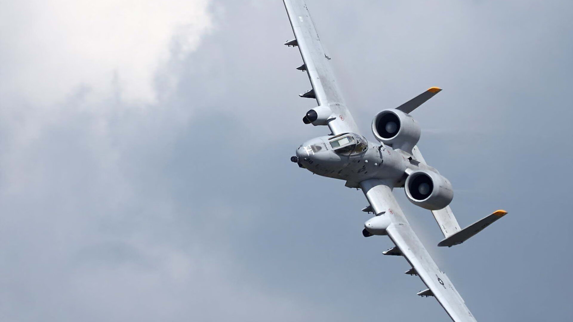 异乡人，主宰者，在伦敦的雨夜里，他是唯一的灯塔