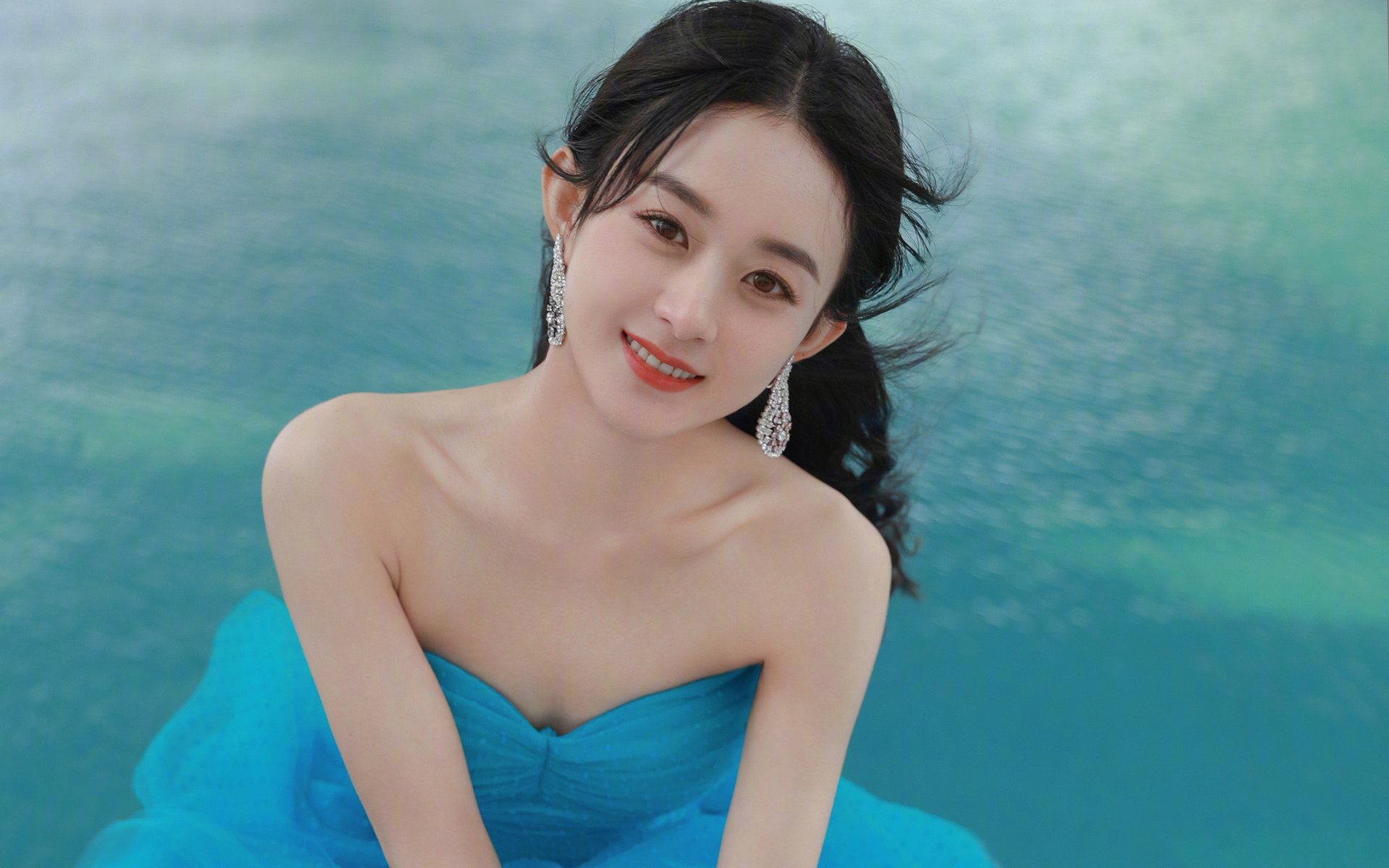 钢铁牢笼,米切尔如何让深圳队的进攻在瞬间窒息